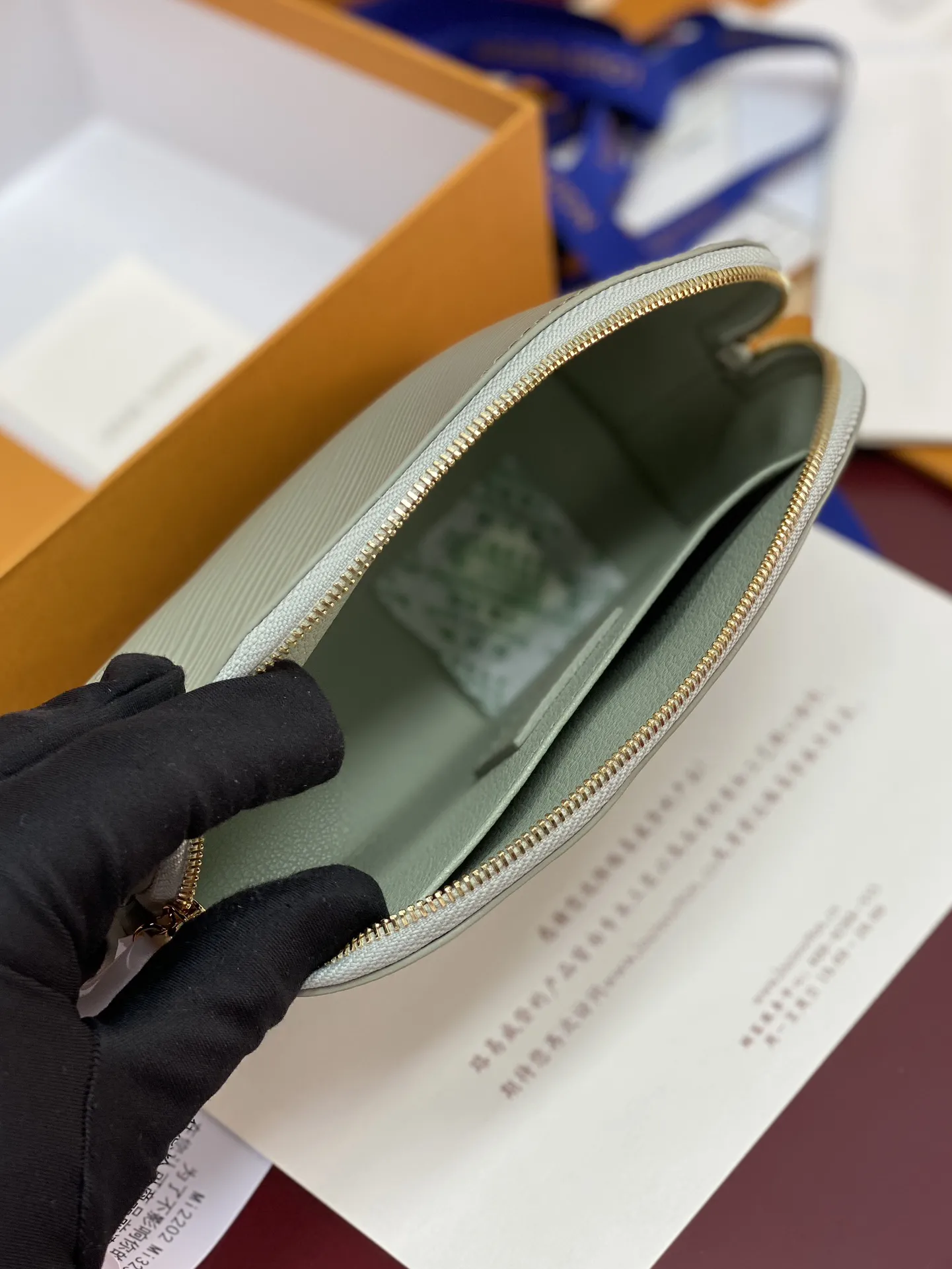 Louis Vuitton Pochette Cosm??tique M15198 - Image 9