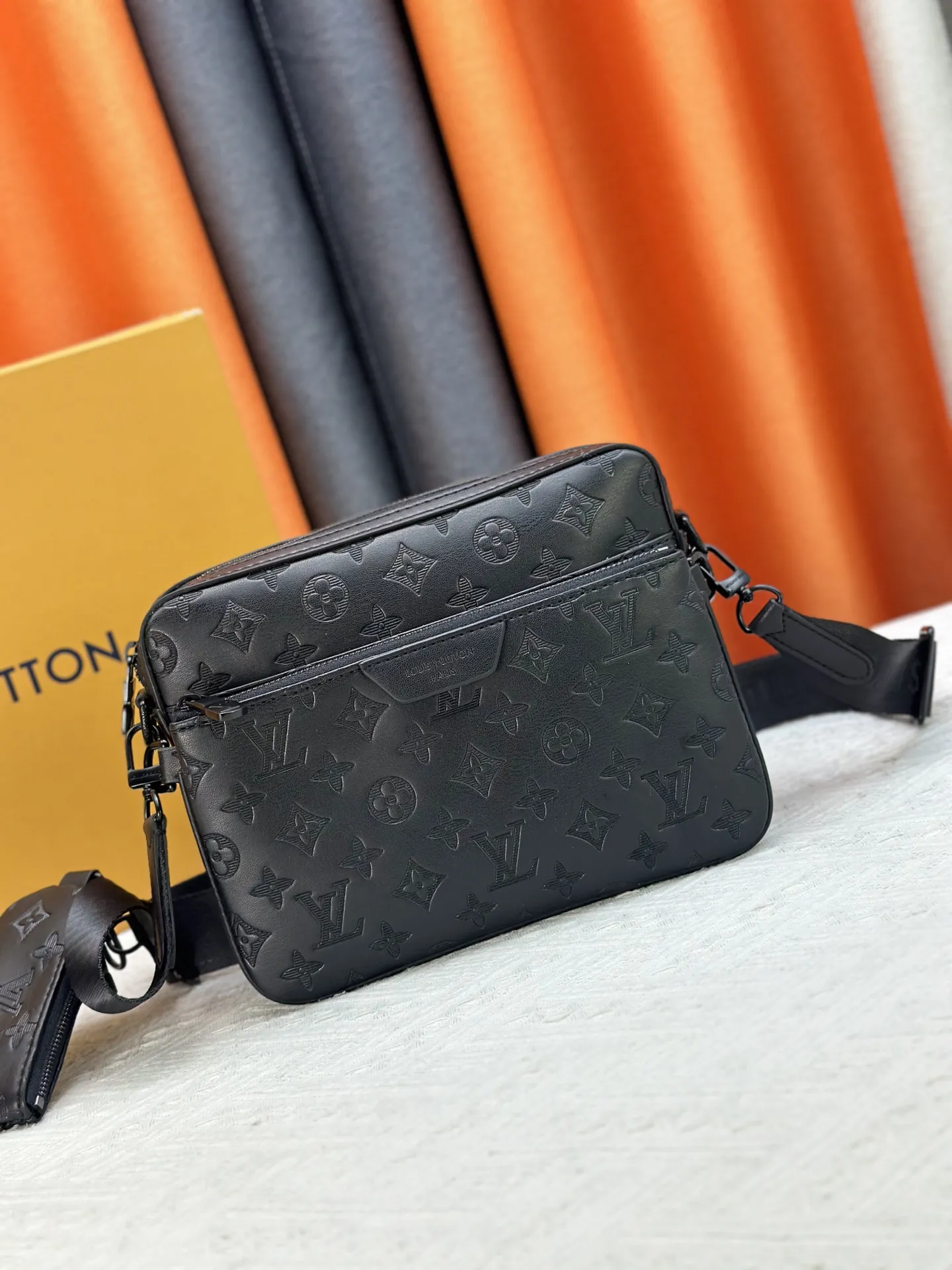 Louis Vuitton Trio Messenger M26713 - Image 3