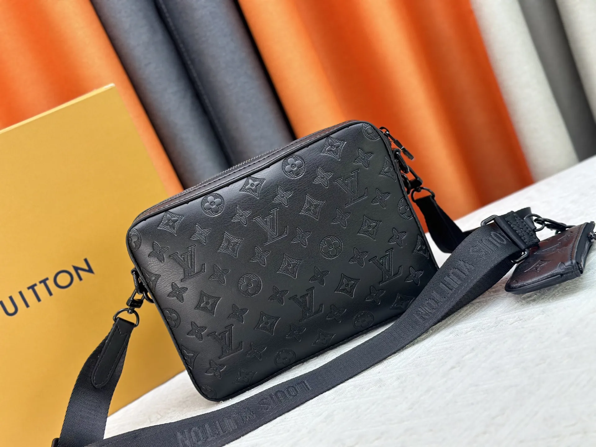 Louis Vuitton Trio Messenger M26713 - Image 6