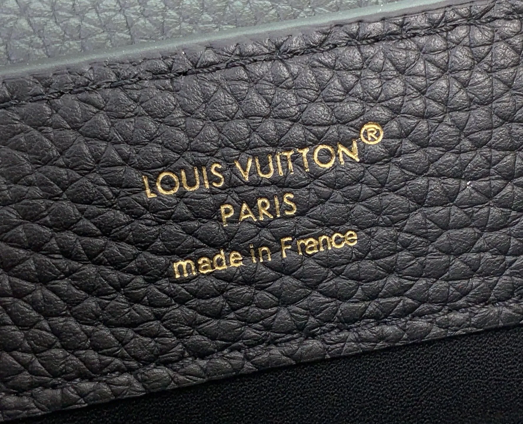 Alternative view of Louis Vuitton Capucines Mini M14177