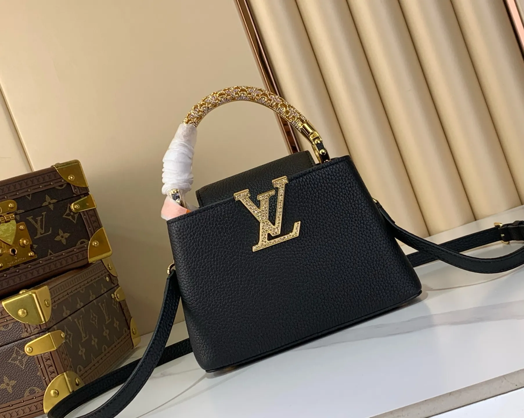 Louis Vuitton Capucines Mini M14177 - Image 3