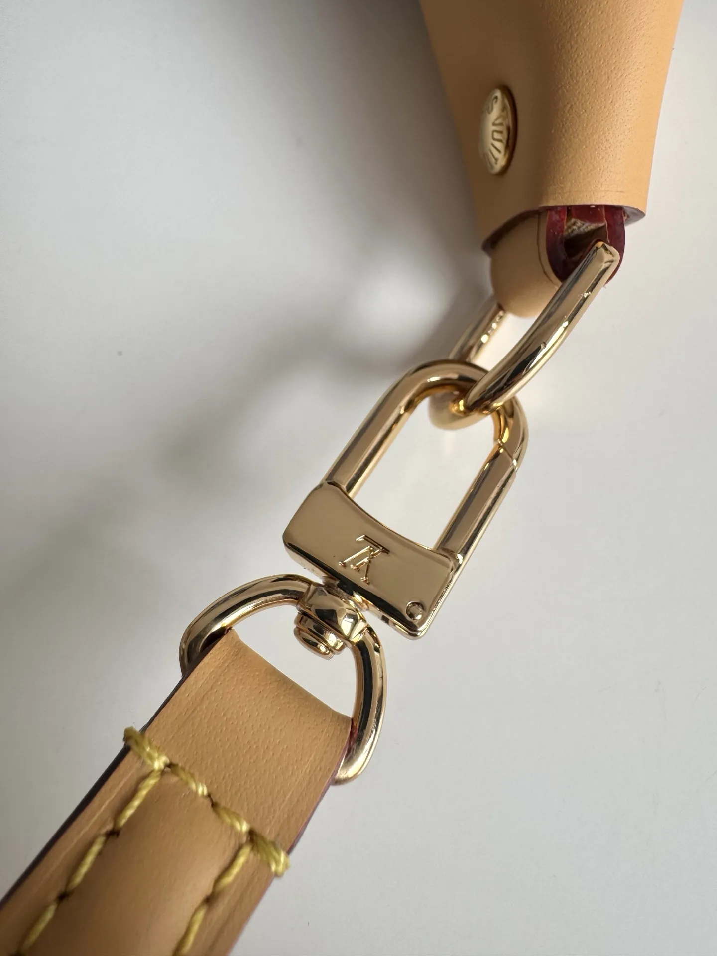 Louis Vuitton Pochette Mia M26191 - 图片 9