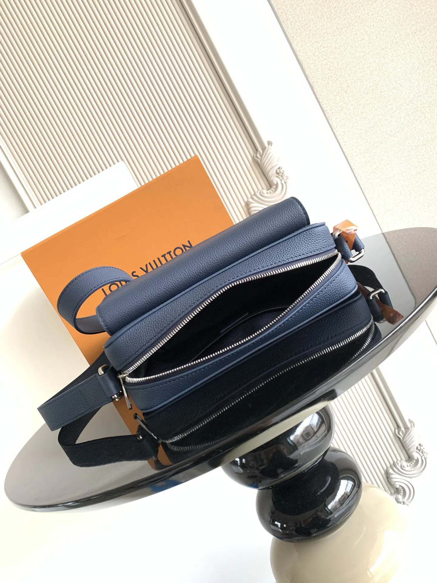 Louis Vuitton Boarding Messenger M15260 - Image 10