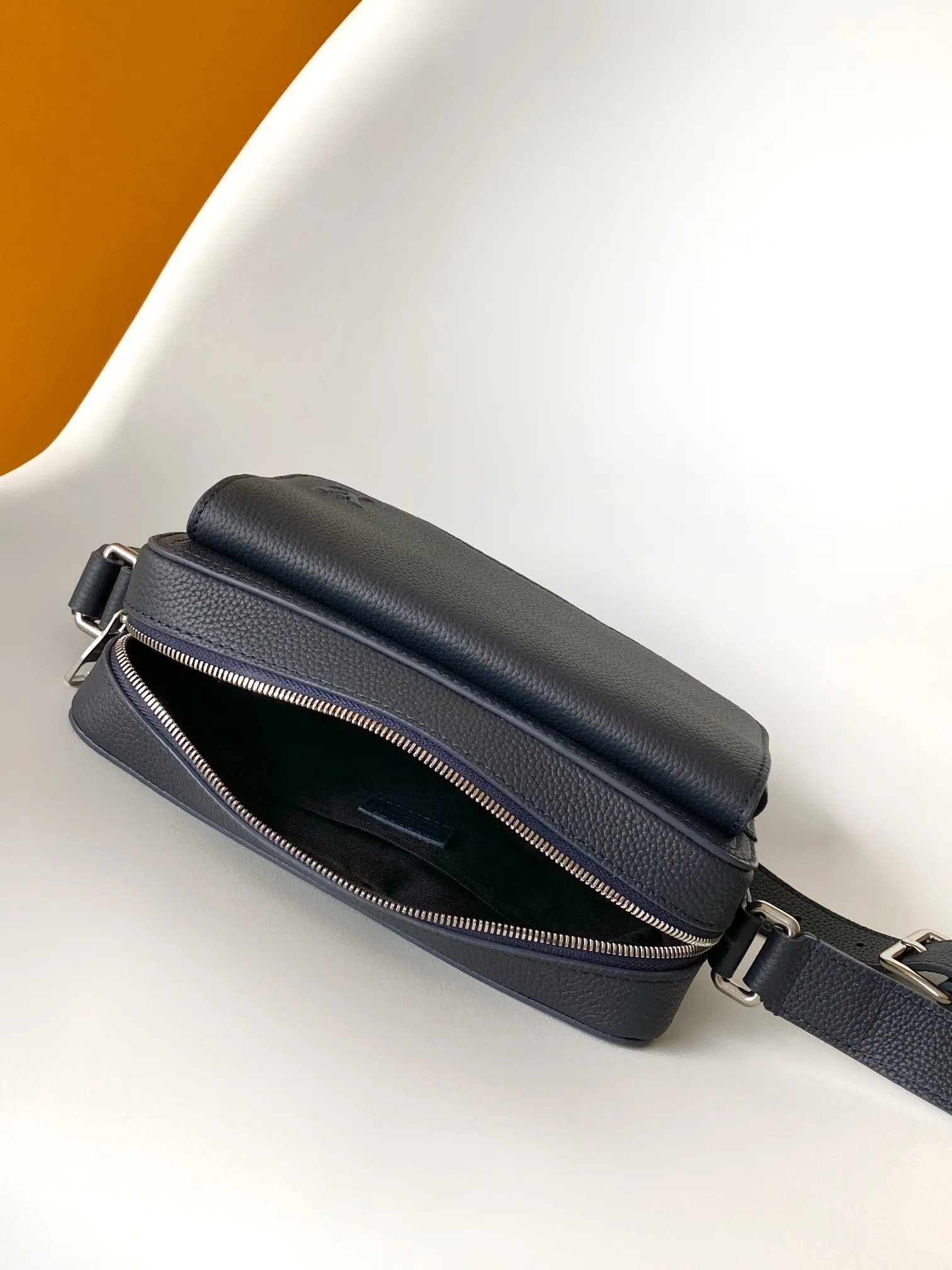Louis Vuitton Boarding Messenger M15265 - 图片 7