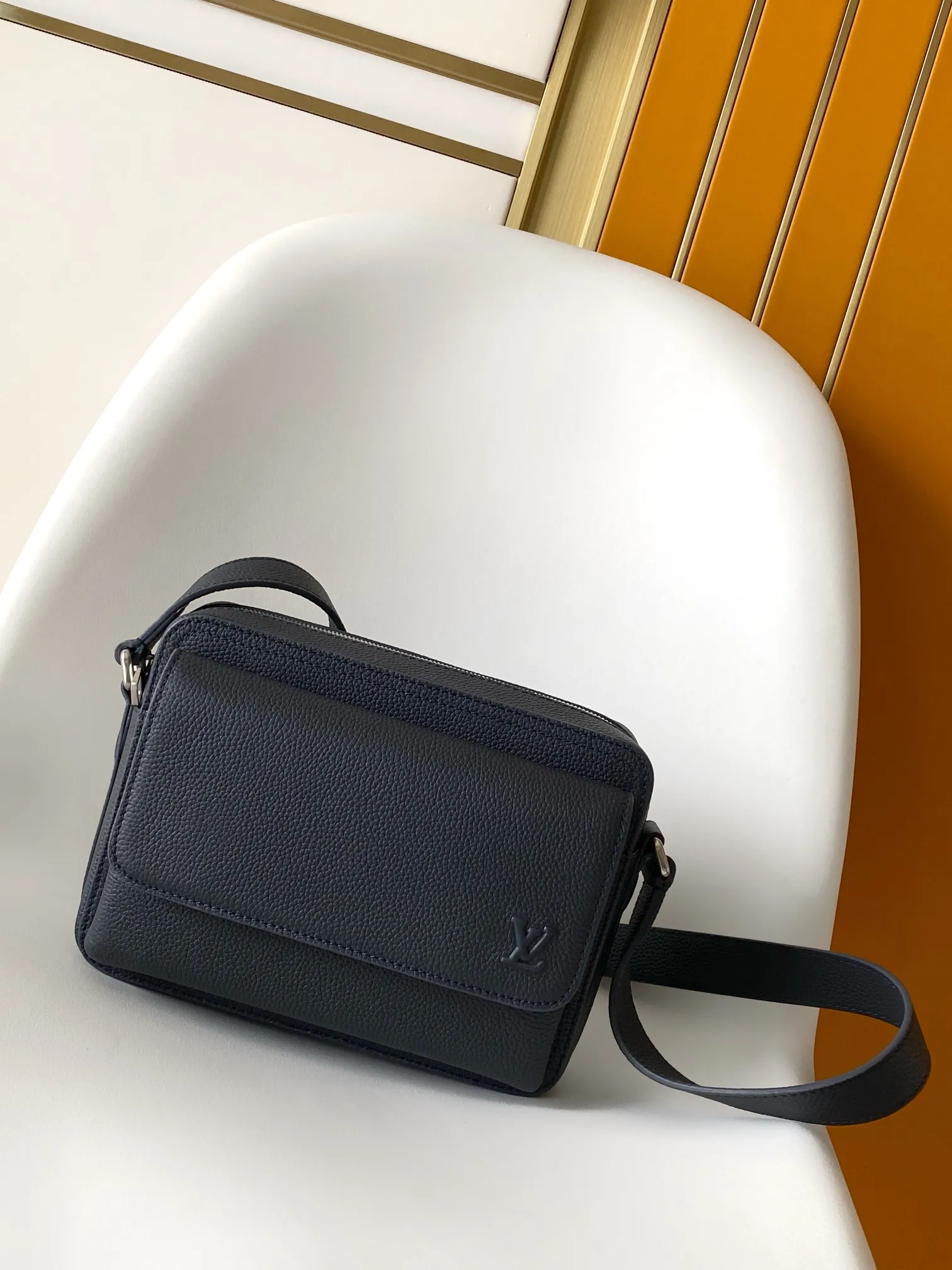 Louis Vuitton Boarding Messenger M15265 - 图片 9