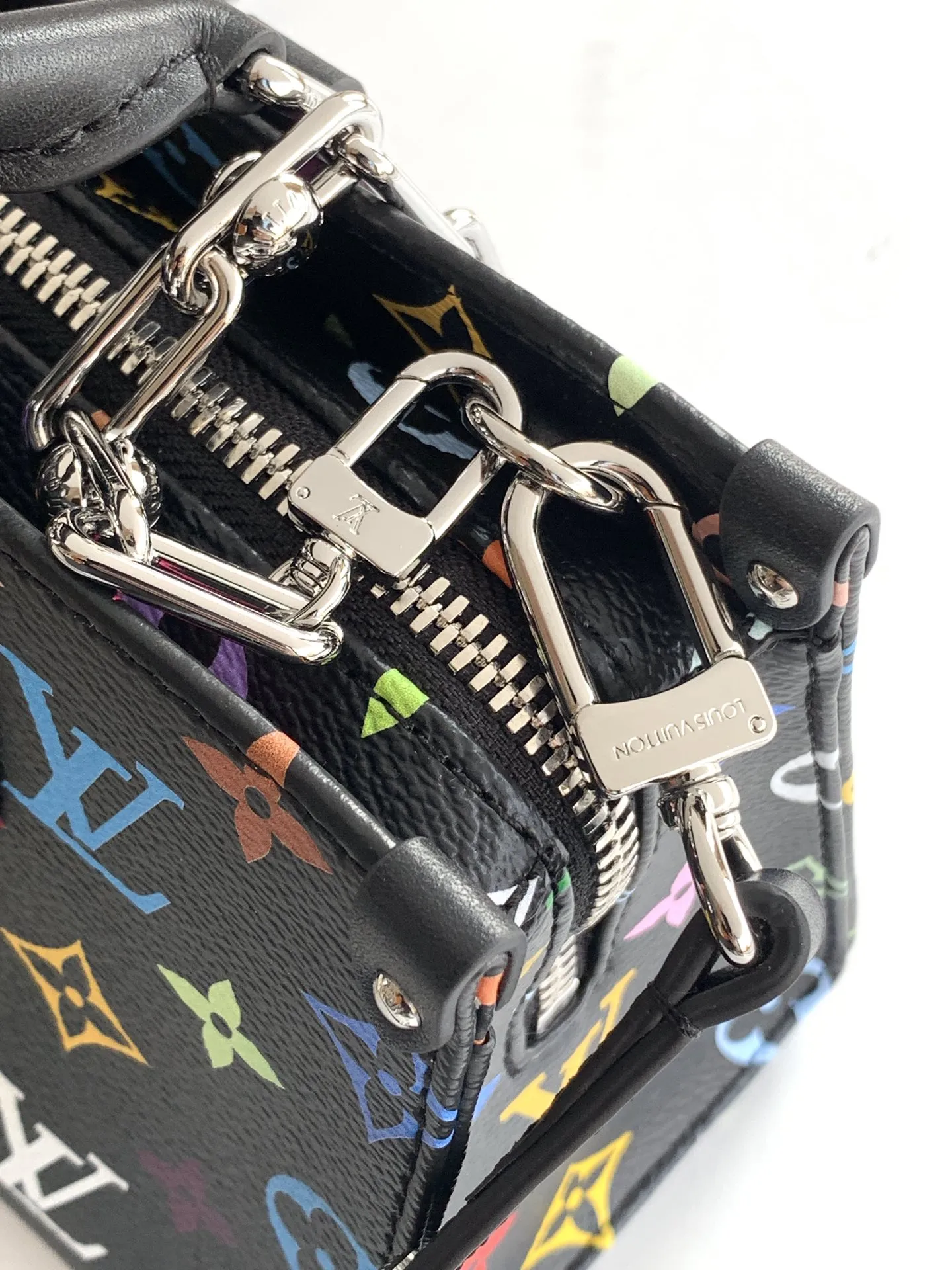 Louis Vuitton LV x TM OnTheGo East West Chain M13260 - Image 7