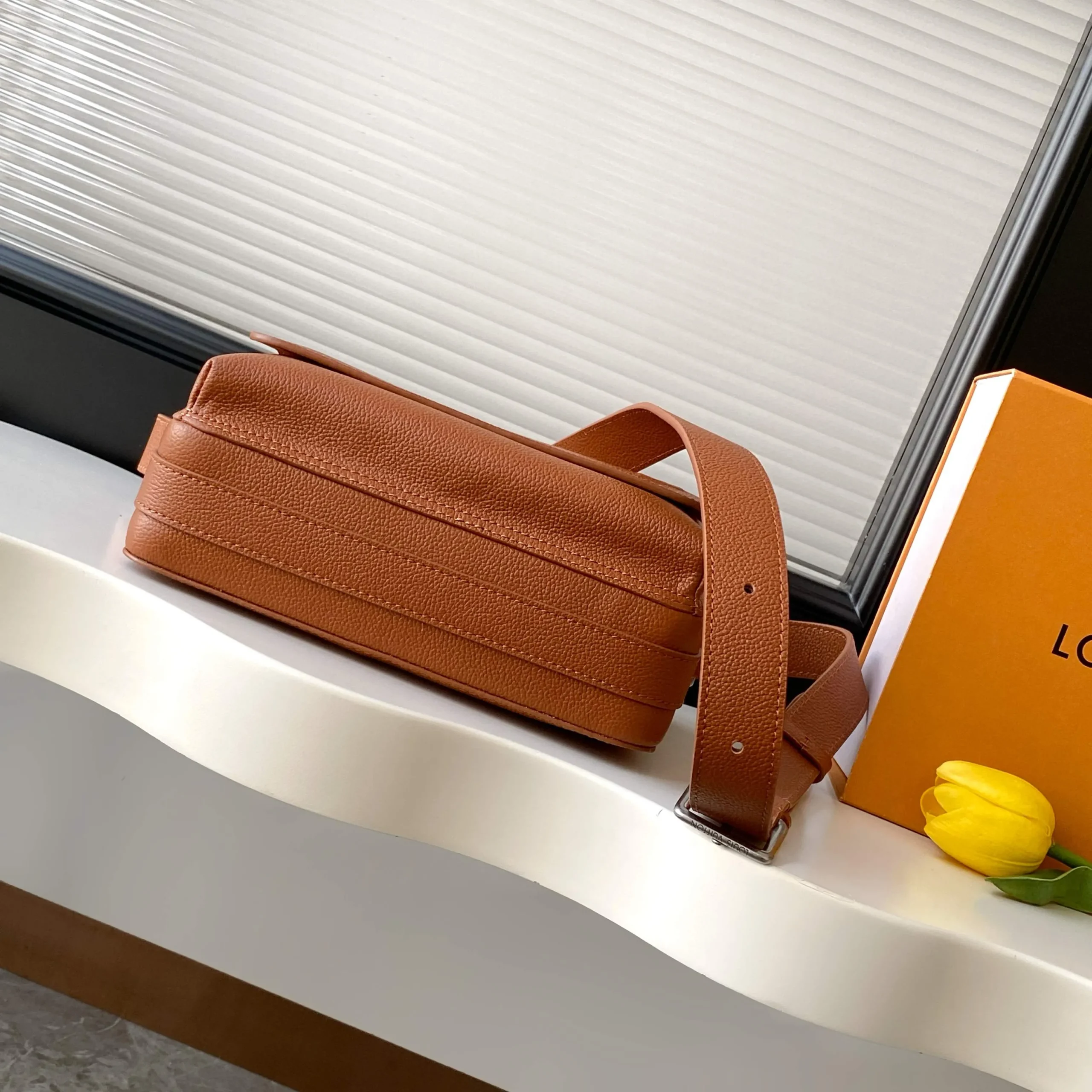Louis Vuitton Boarding Messenger M25981 - 图片 6