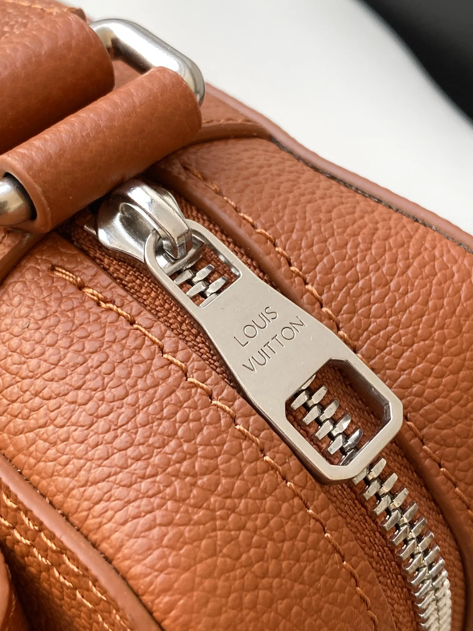 Louis Vuitton Boarding Messenger M25981 - 图片 8