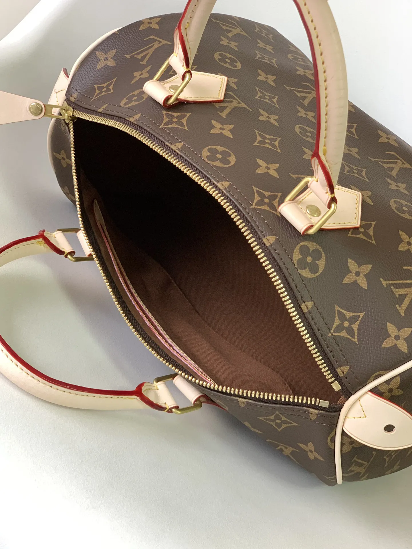 Alternative view of Louis Vuitton Speedy Bandoulière 30 M41108
