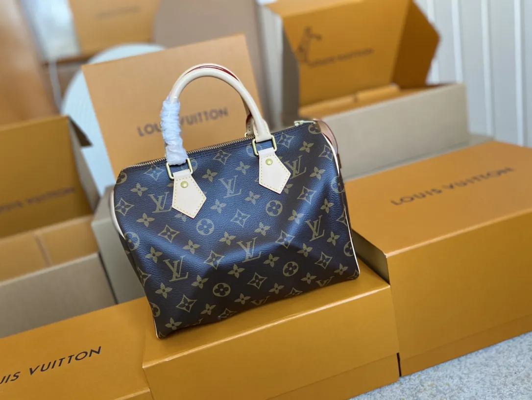 Alternative view of Louis Vuitton Speedy Bandoulière 25 M41109