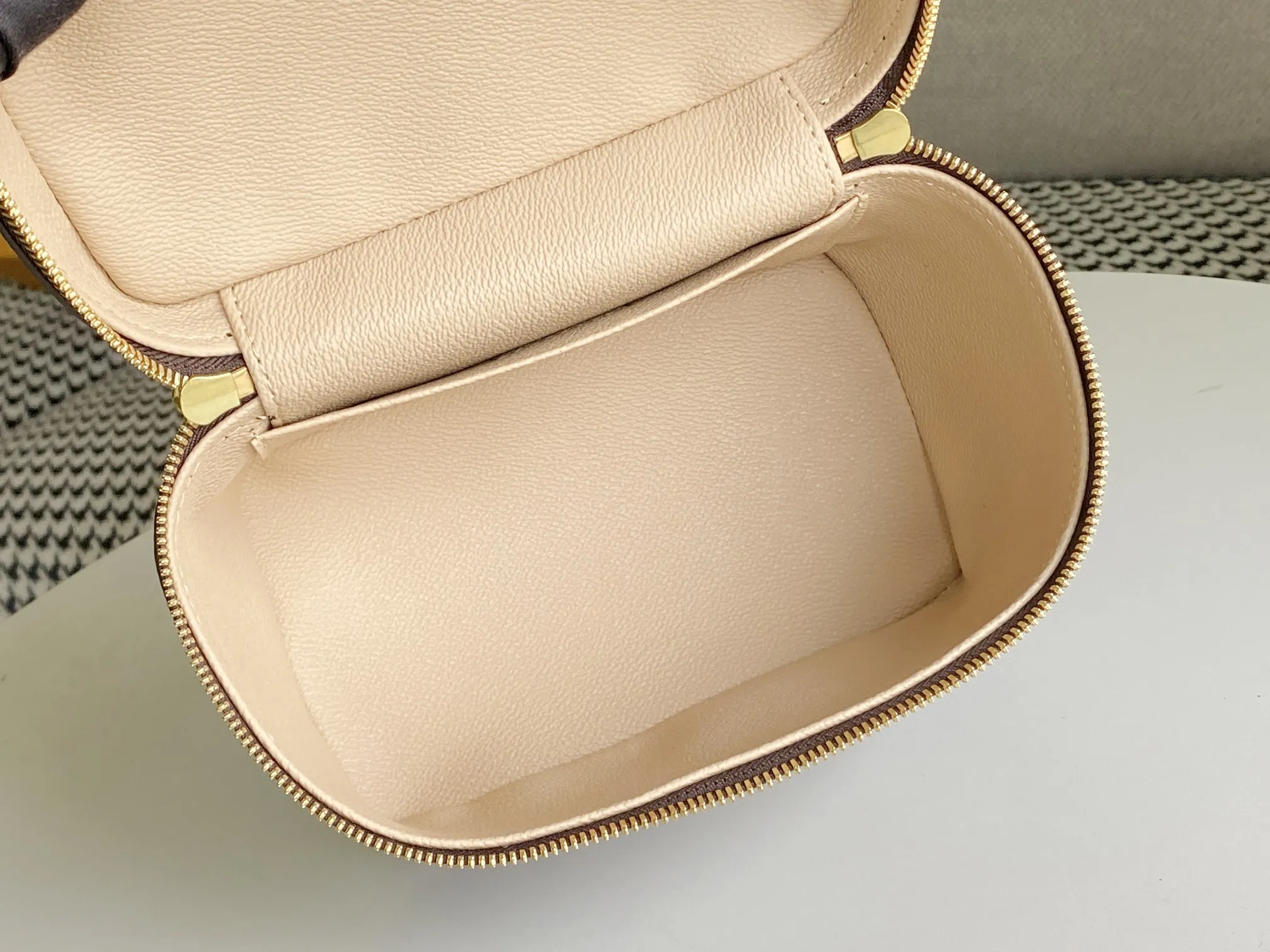 Louis Vuitton Nice Mini M44495 - Image 10