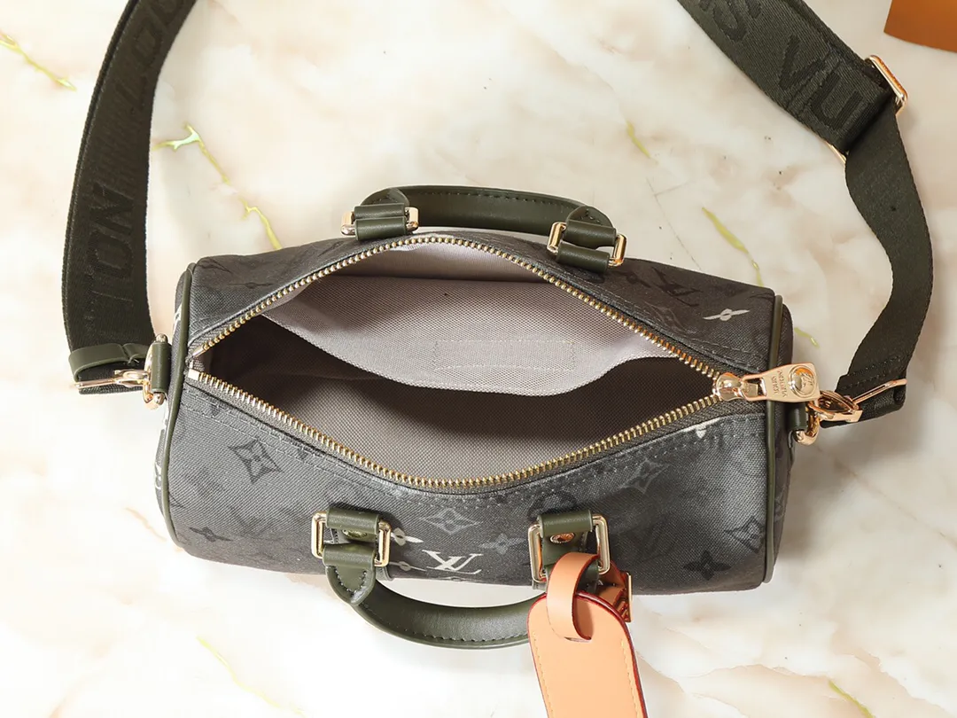 Alternative view of Louis Vuitton Keepall Bandouli??re 25 M26930