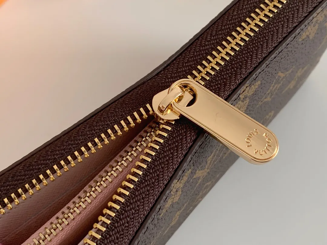 Alternative view of Louis Vuitton Monogram Eclipse Zippy M60017