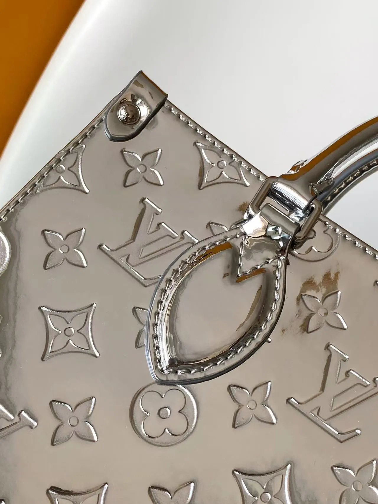 Louis Vuitton OnTheGo PM M26373 - Image 7