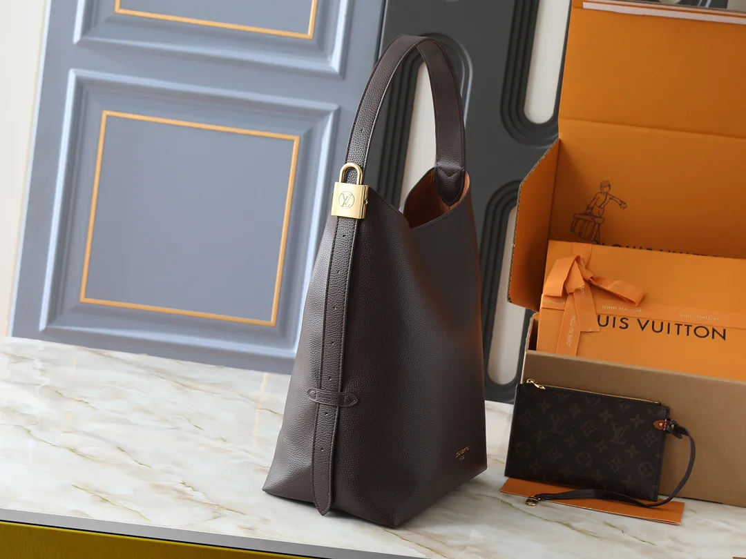Louis Vuitton Low Key Hobo MM M12982 - 图片 4