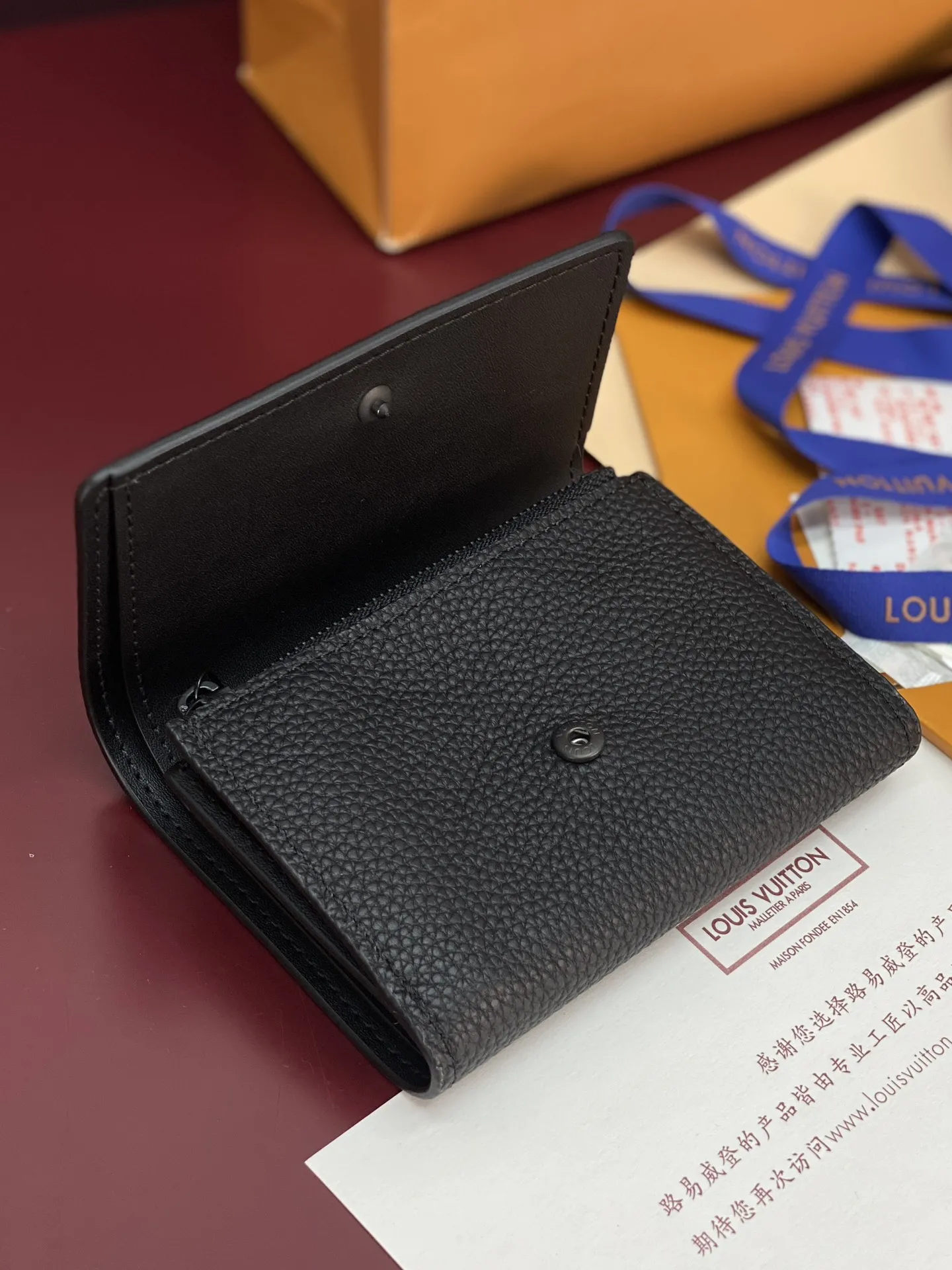 Louis Vuitton Victor Wallet M26250 - Image 10