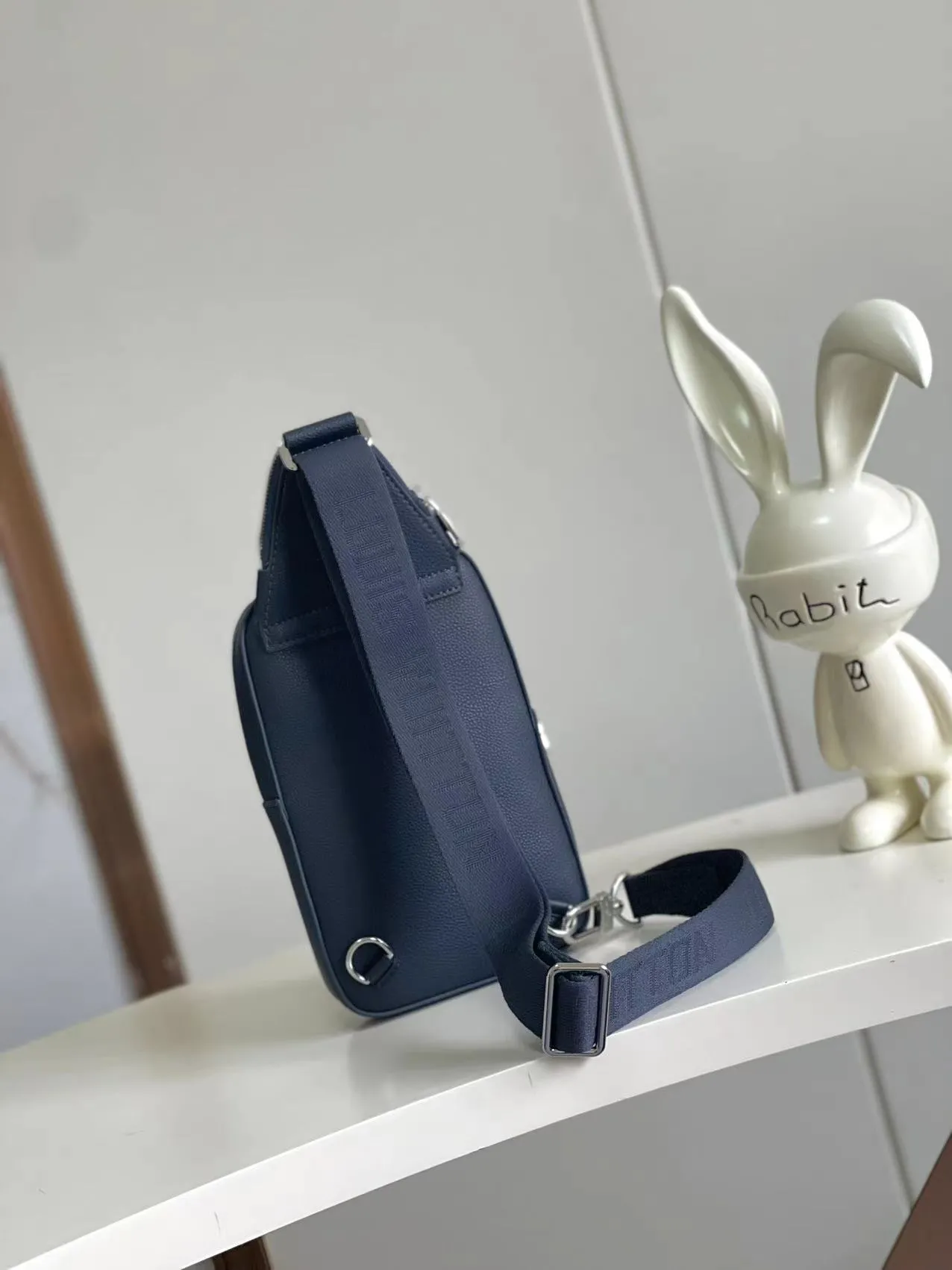 Louis Vuitton Avenue Slingbag PM M15269 - 图片 5
