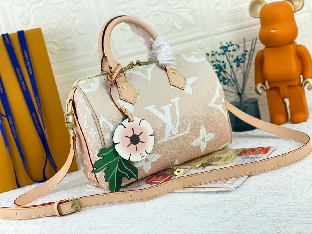 Alternative view of Louis Vuitton Speedy Bandoulière 25 M45724