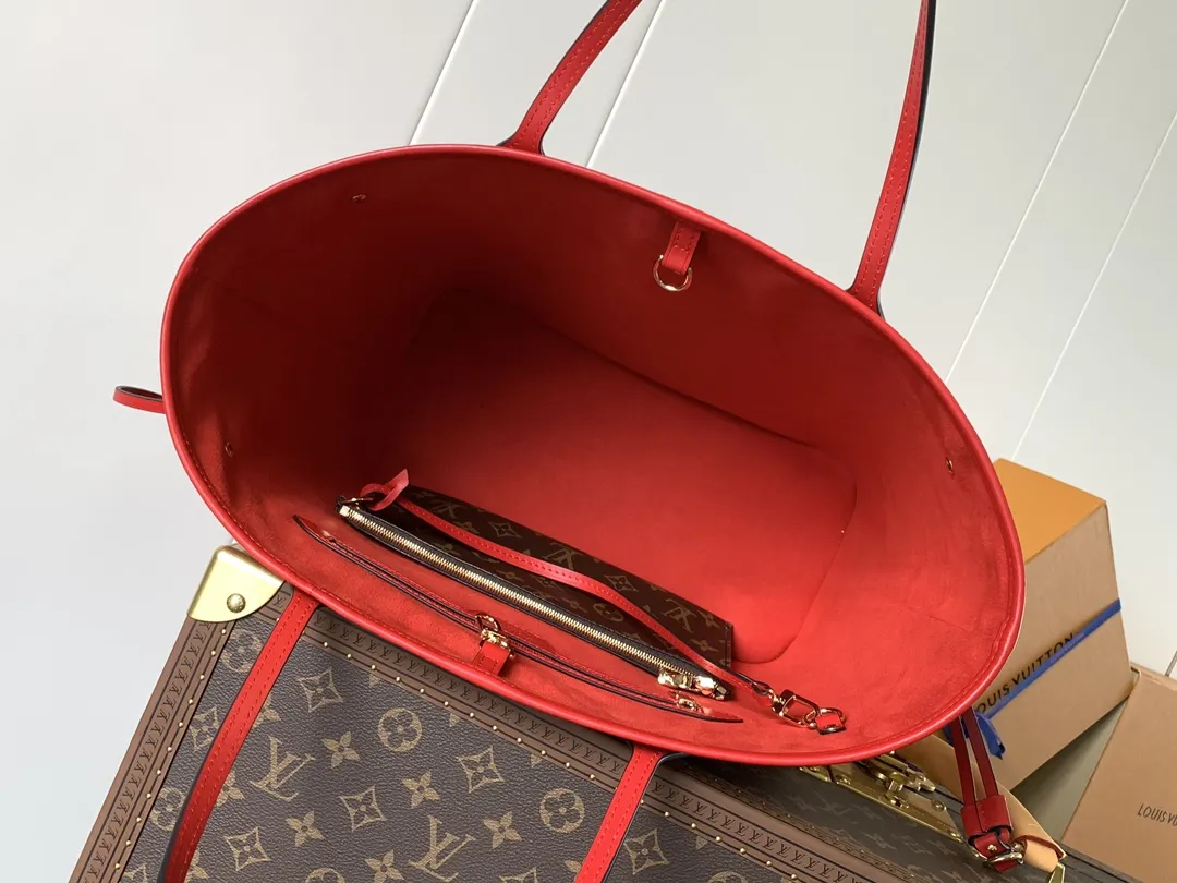 Alternative view of Louis Vuitton Neverfull MM M12755