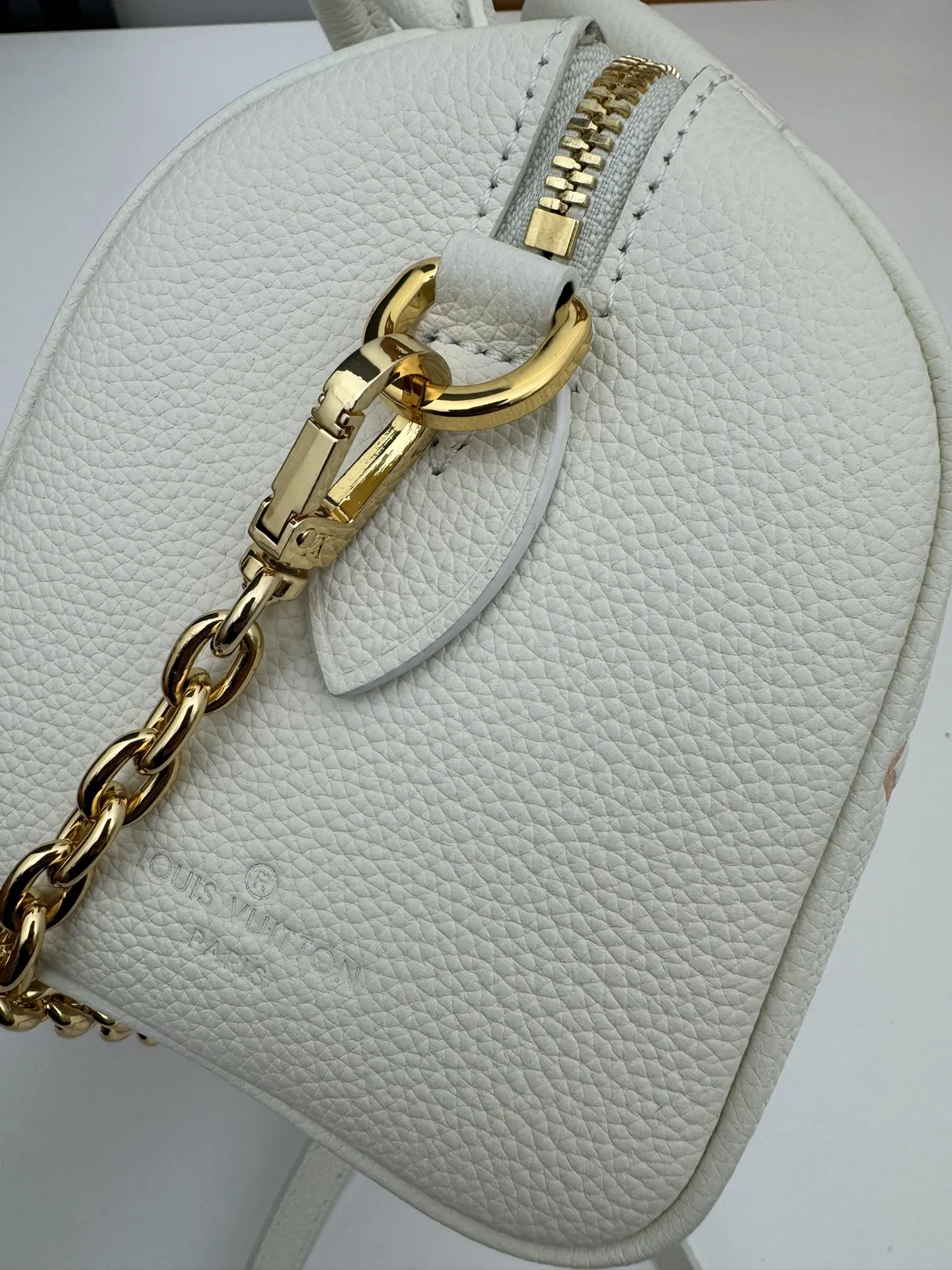 Alternative view of Louis Vuitton Speedy Bandoulière 30 M44572
