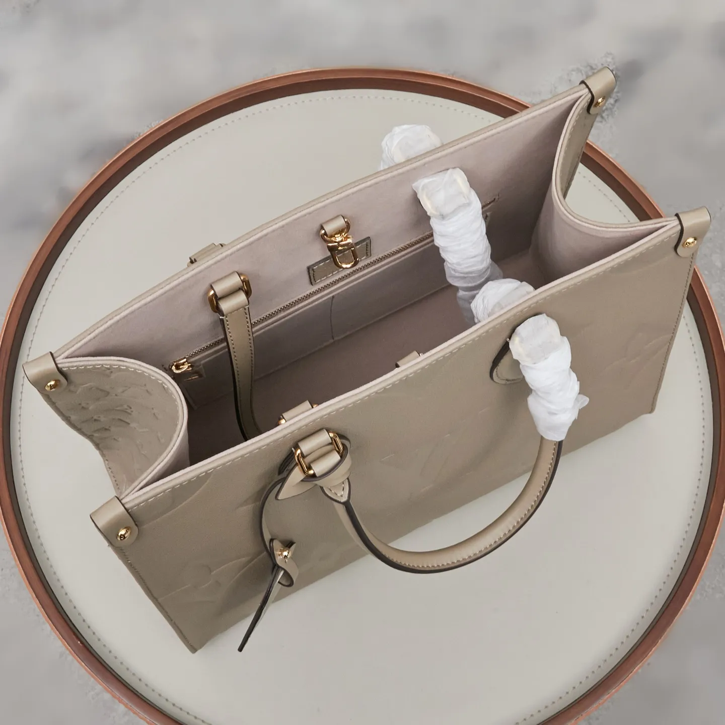Louis Vuitton OnTheGo MM M46531 - 图片 3