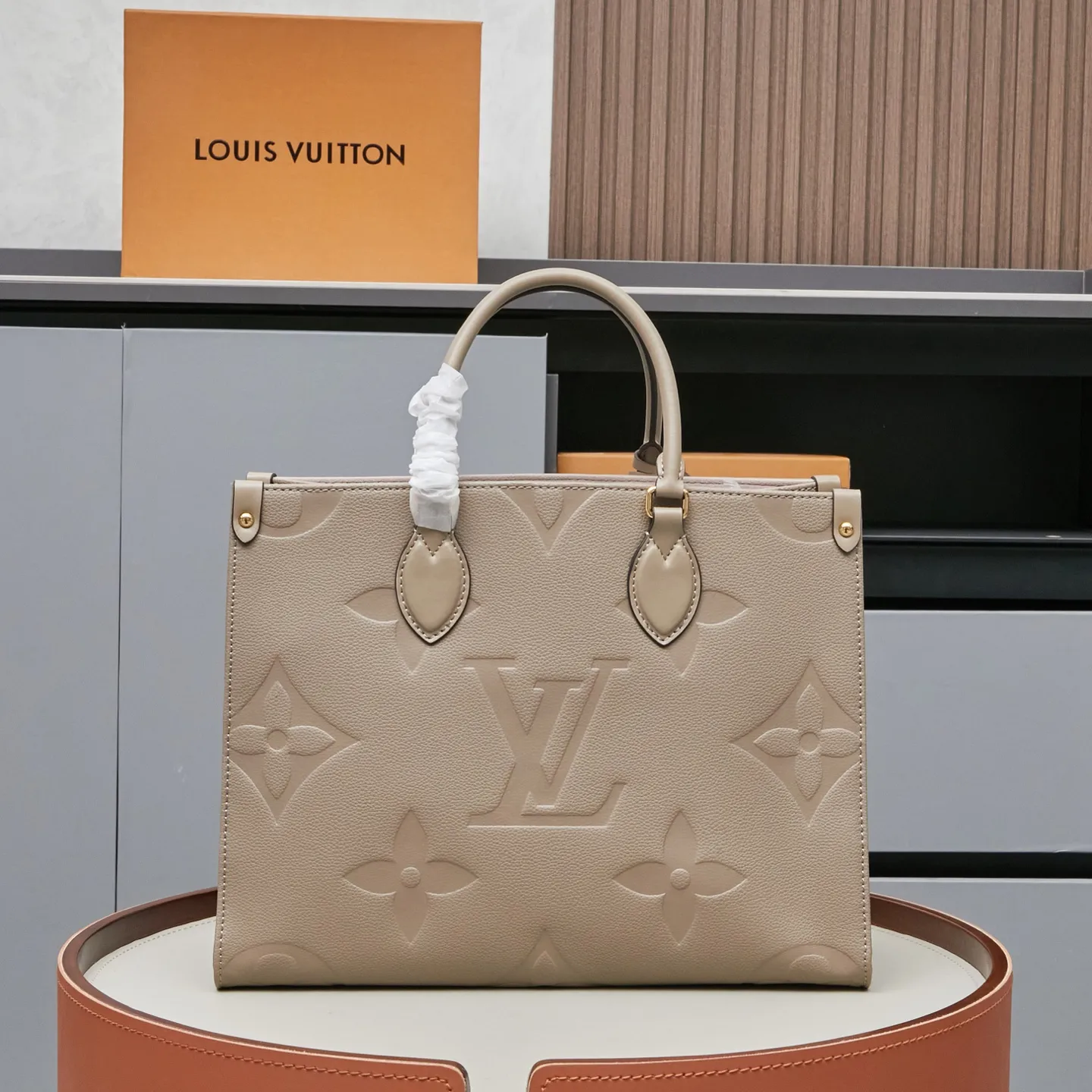 Louis Vuitton OnTheGo MM M46531 - 图片 6