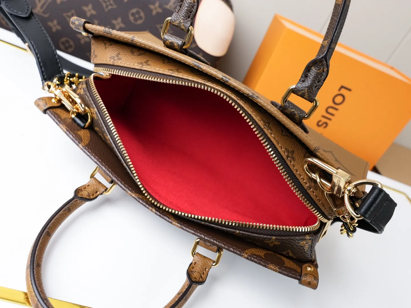 Louis Vuitton OnTheGo East West Chain M14236 - 图片 9