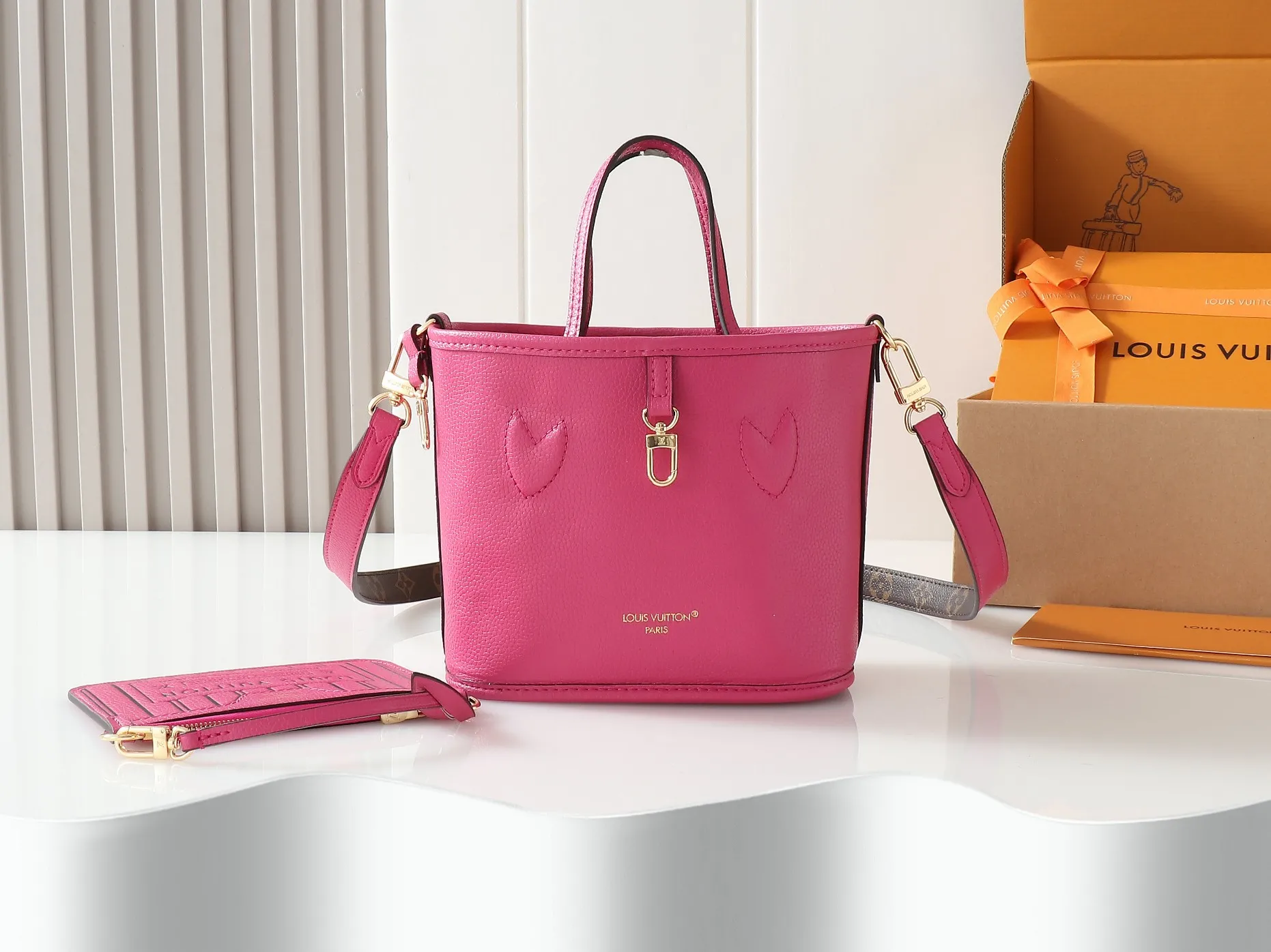 Louis Vuitton Neverfull Bandoulière Inside Out BB M12106 - Image 3