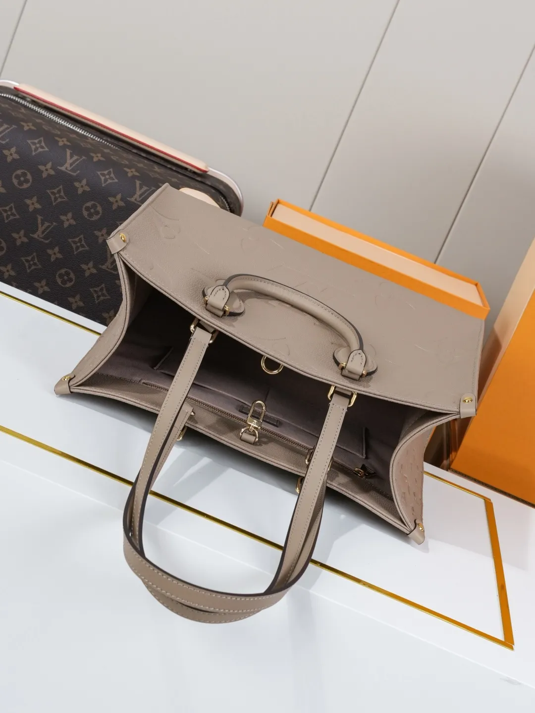 Louis Vuitton Onthego MM M45607 - 图片 3