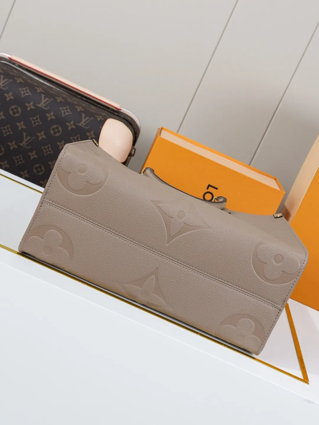 Louis Vuitton Onthego MM M45607 - 图片 4