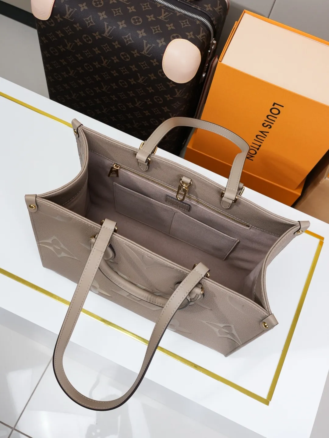 Louis Vuitton Onthego MM M45607 - 图片 7