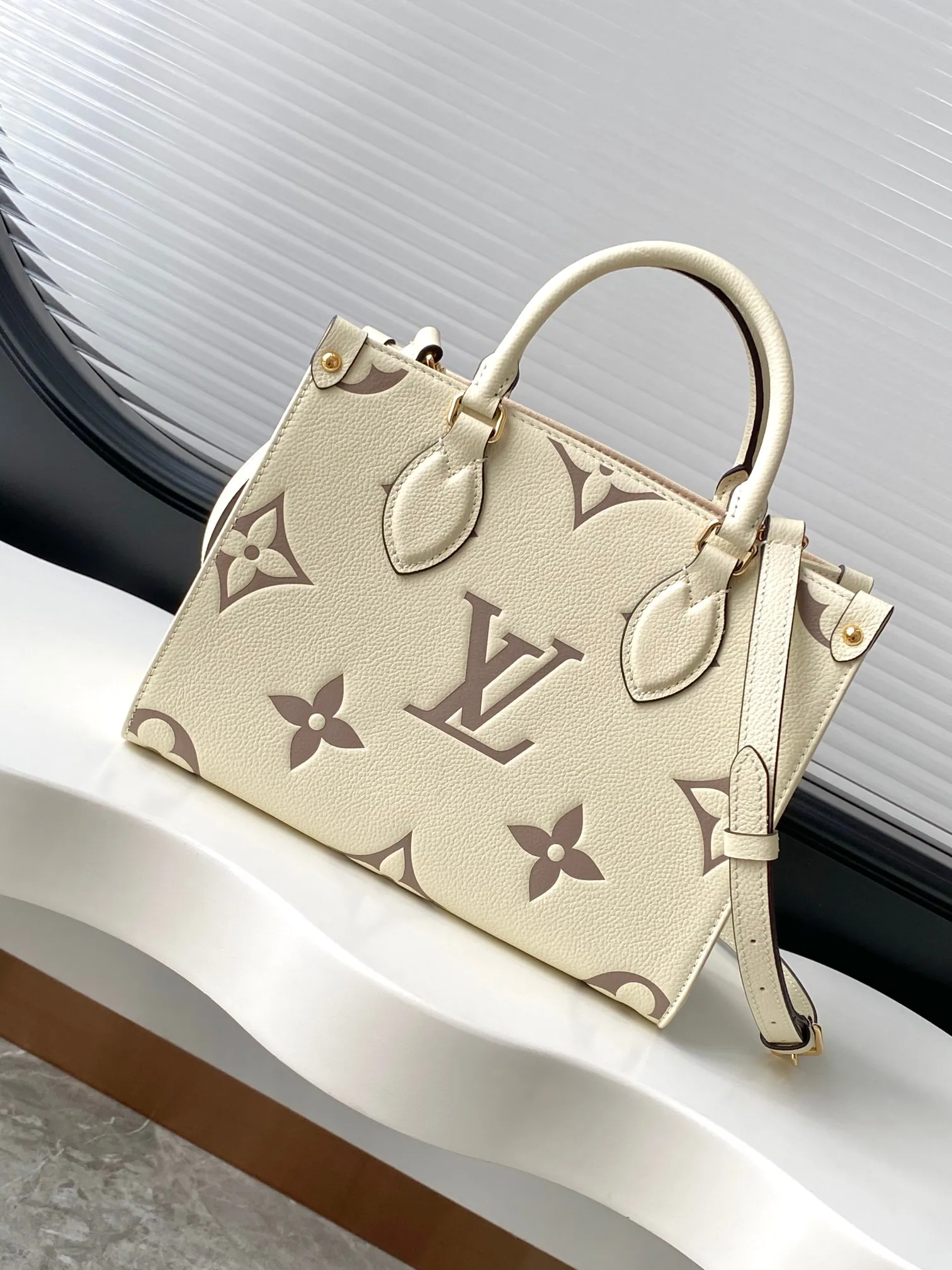 Louis Vuitton Onthego PM M45654 - Image 4