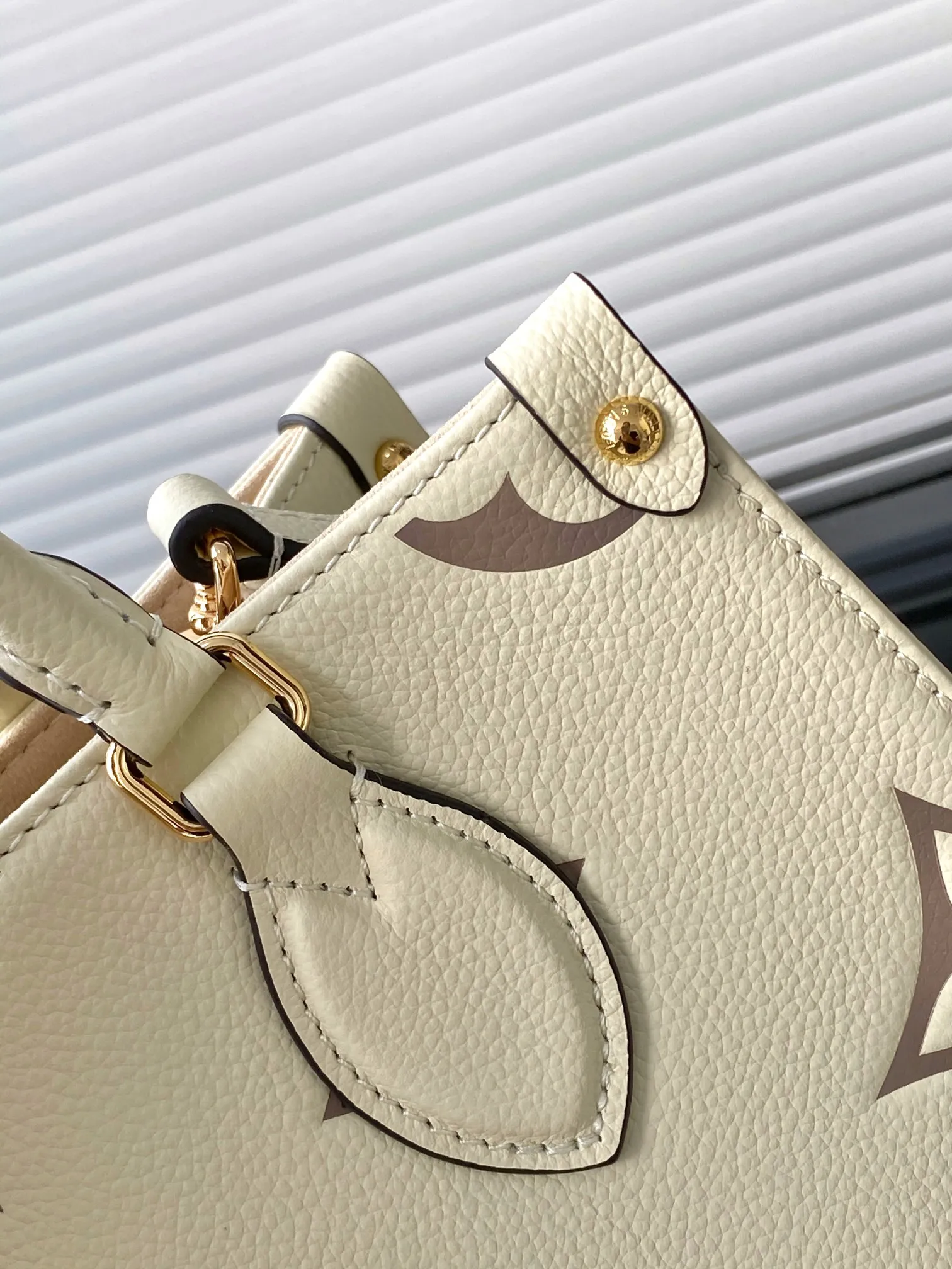Louis Vuitton Onthego PM M45654 - Image 10