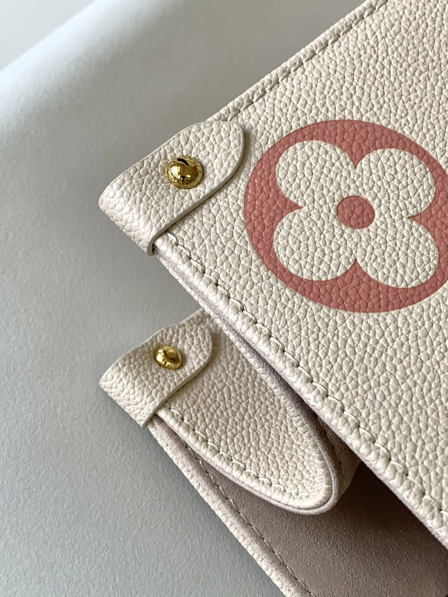 Louis Vuitton OnTheGo MM M21575 - 图片 8