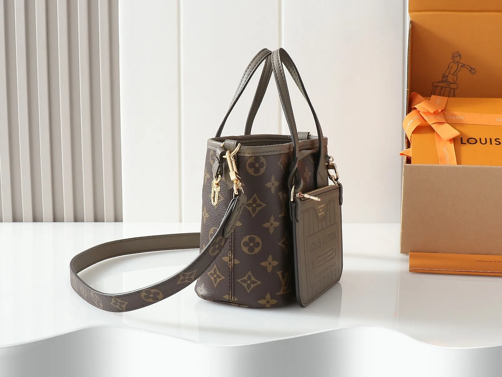 Louis Vuitton Neverfull Bandoulière Inside Out BB M12109 - Image 3