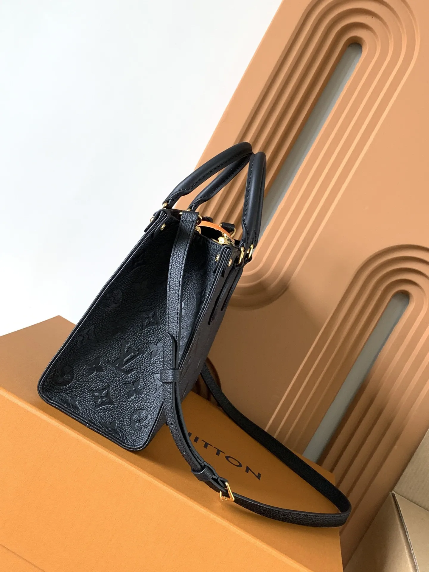 Louis Vuitton OnTheGo PM M45653 - 图片 5