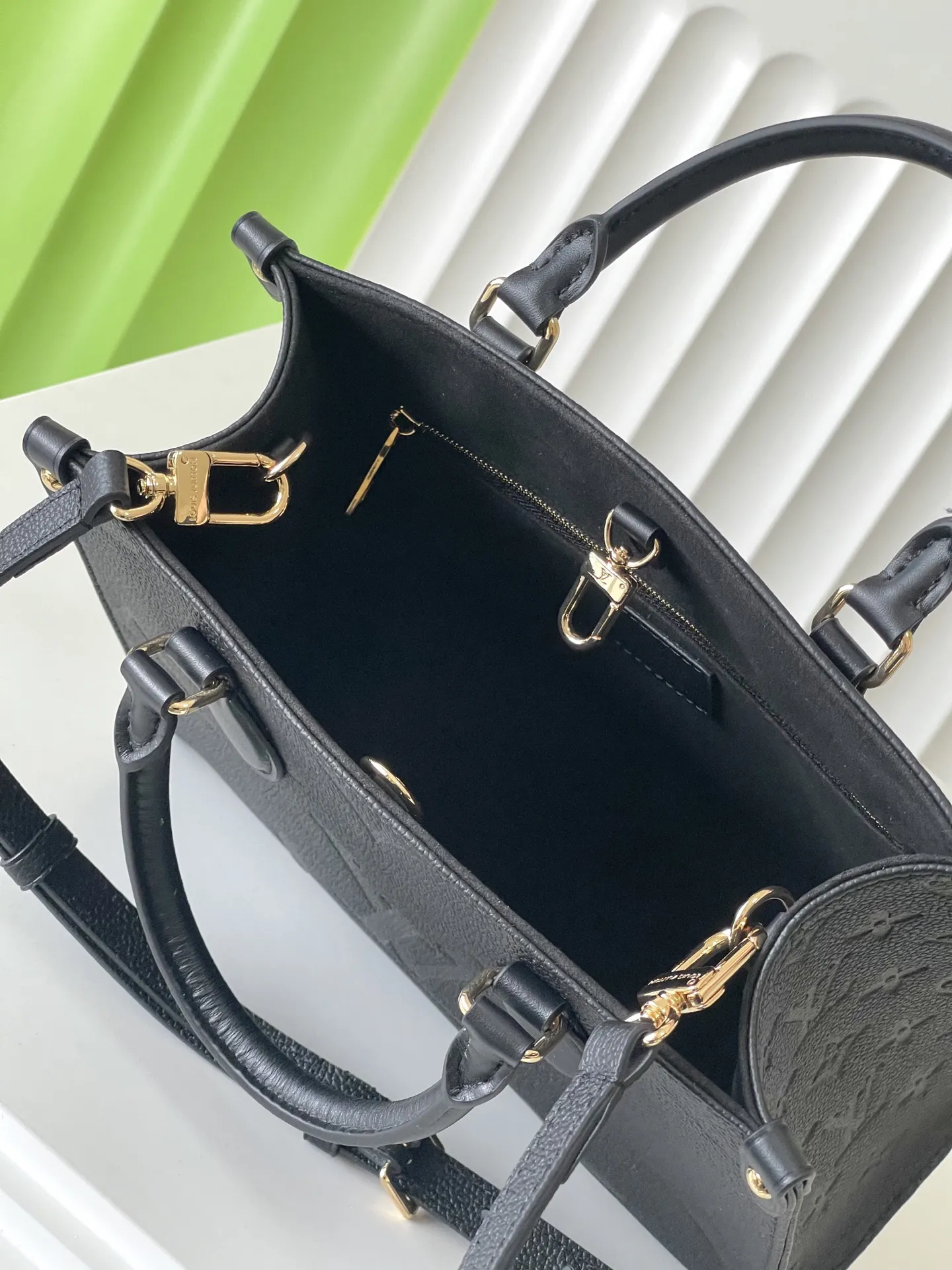 Louis Vuitton OnTheGo PM M45653 - 图片 10