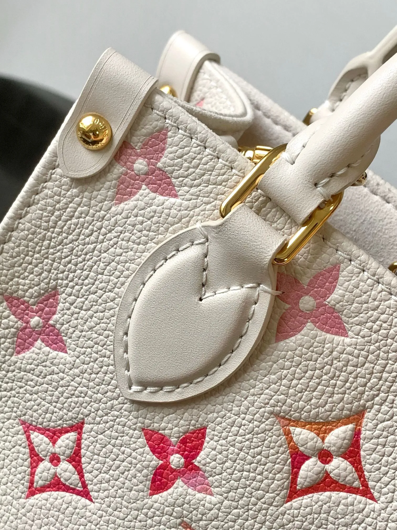 Louis Vuitton OnTheGo BB M47115 - Image 6