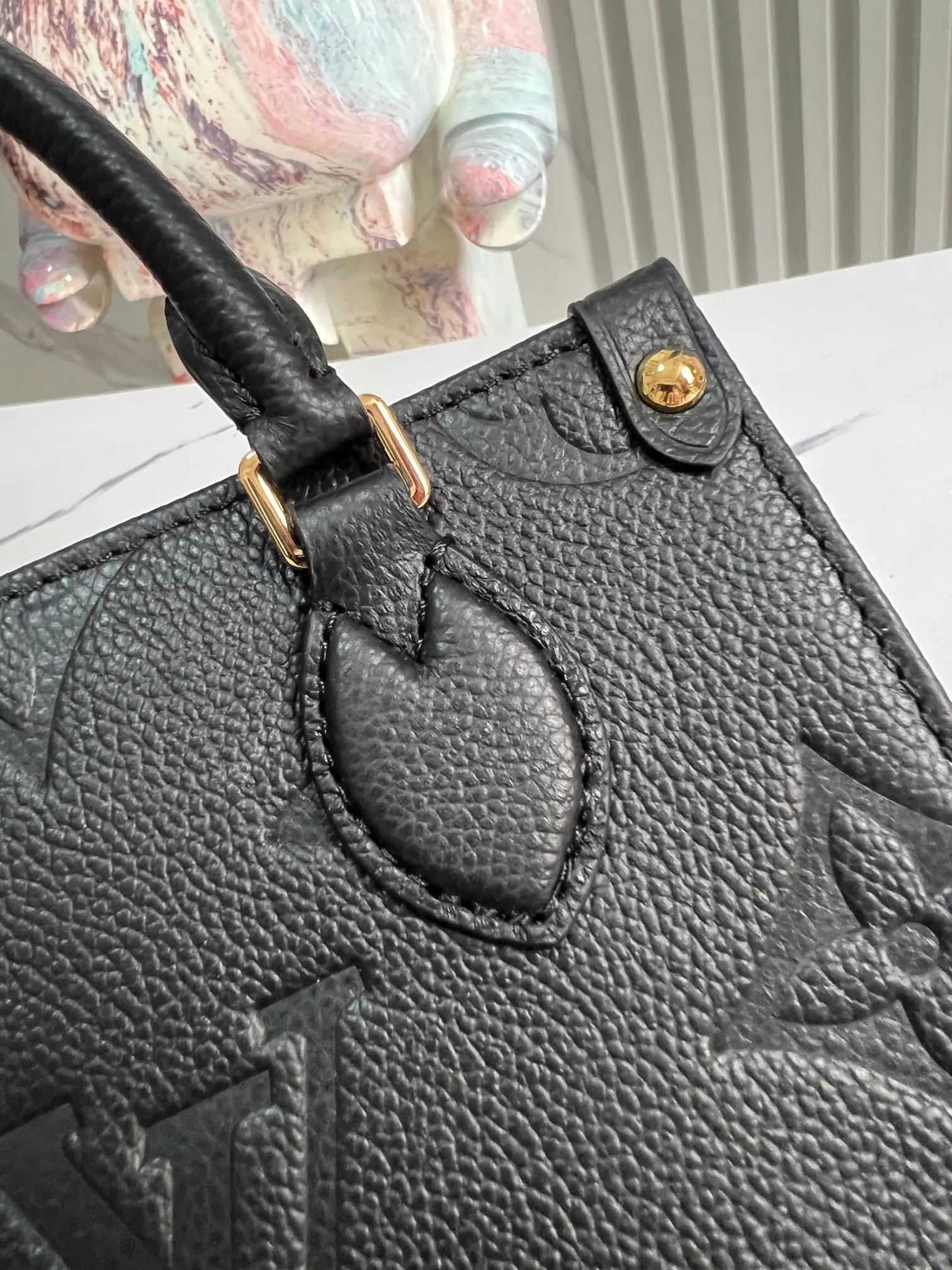 Alternative view of Louis Vuitton OnTheGo BB M46993