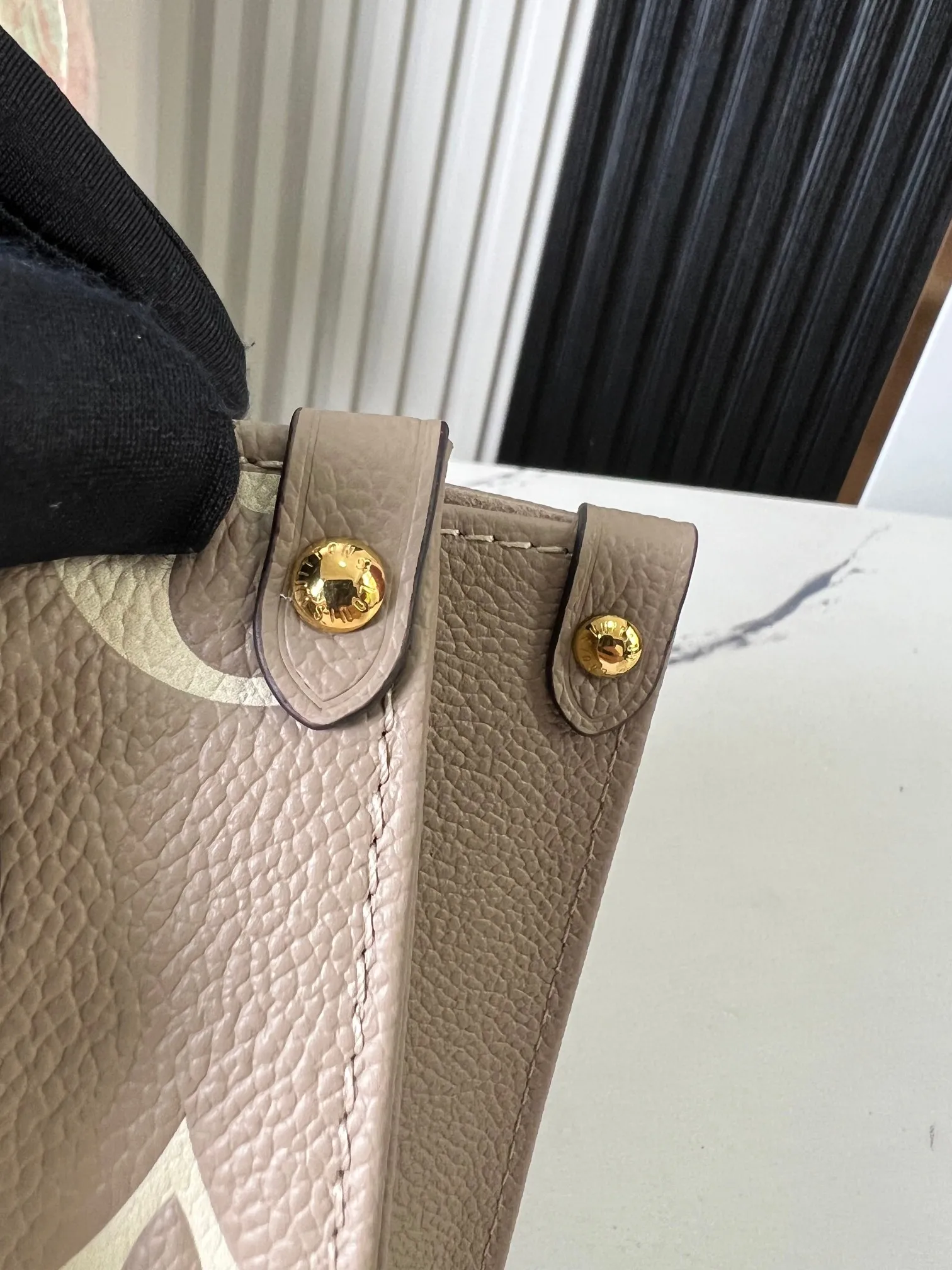 Louis Vuitton OnTheGo BB M47054 - Image 10