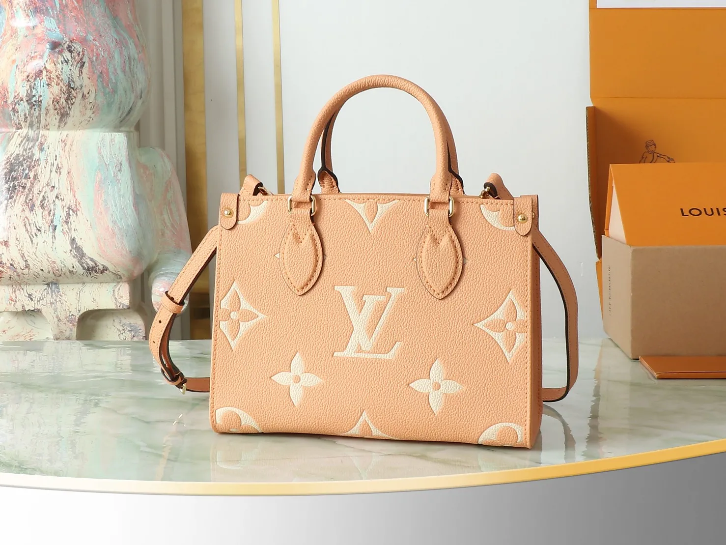 Alternative view of Louis Vuitton OnTheGo PM M12513