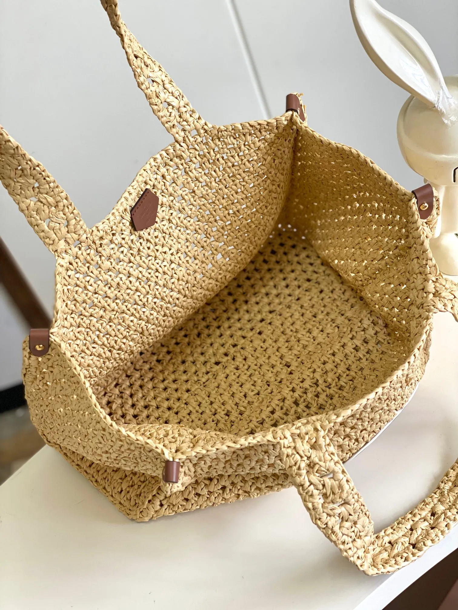 Alternative view of Louis Vuitton OnTheGo MM M24723