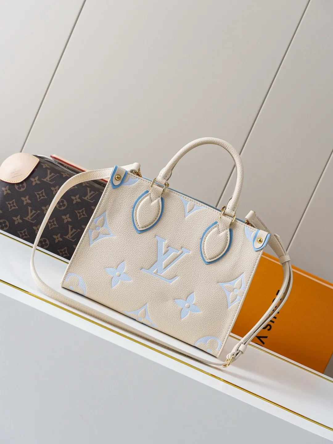 Louis Vuitton OnTheGo MM M46833 - 图片 5