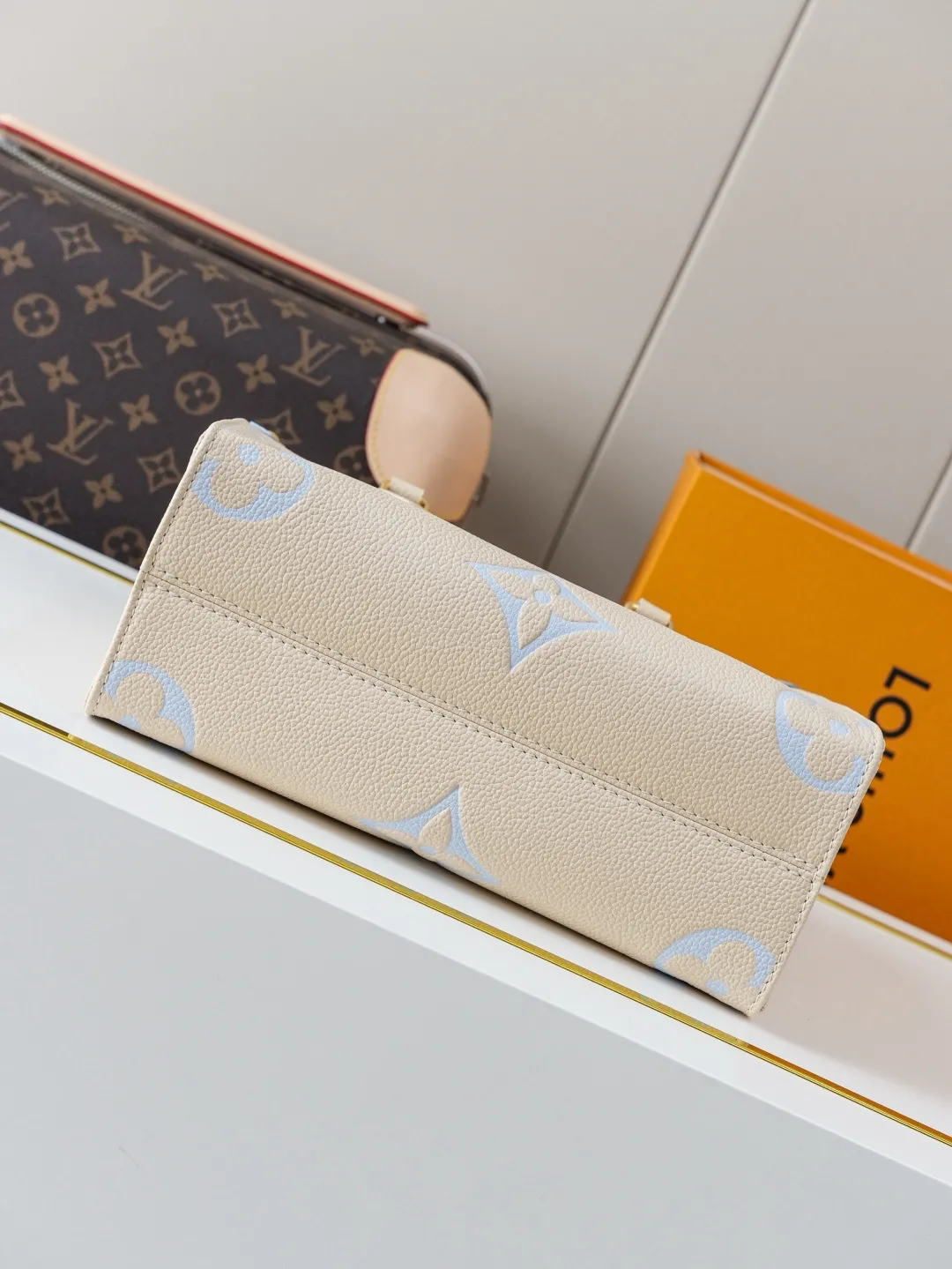 Louis Vuitton OnTheGo MM M46833 - 图片 9