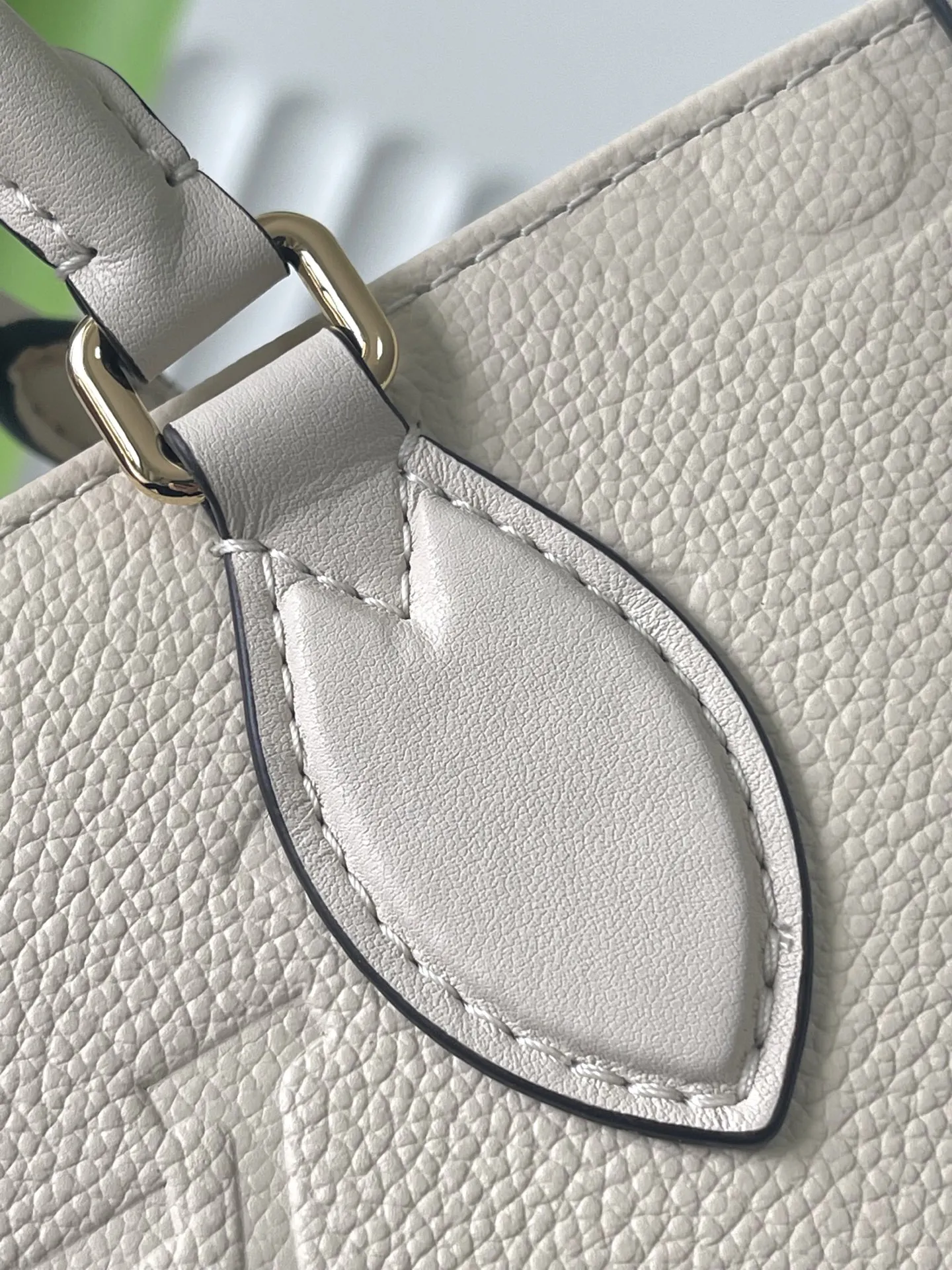 Louis VuittonOnTheGo East West M23698 - 图片 7