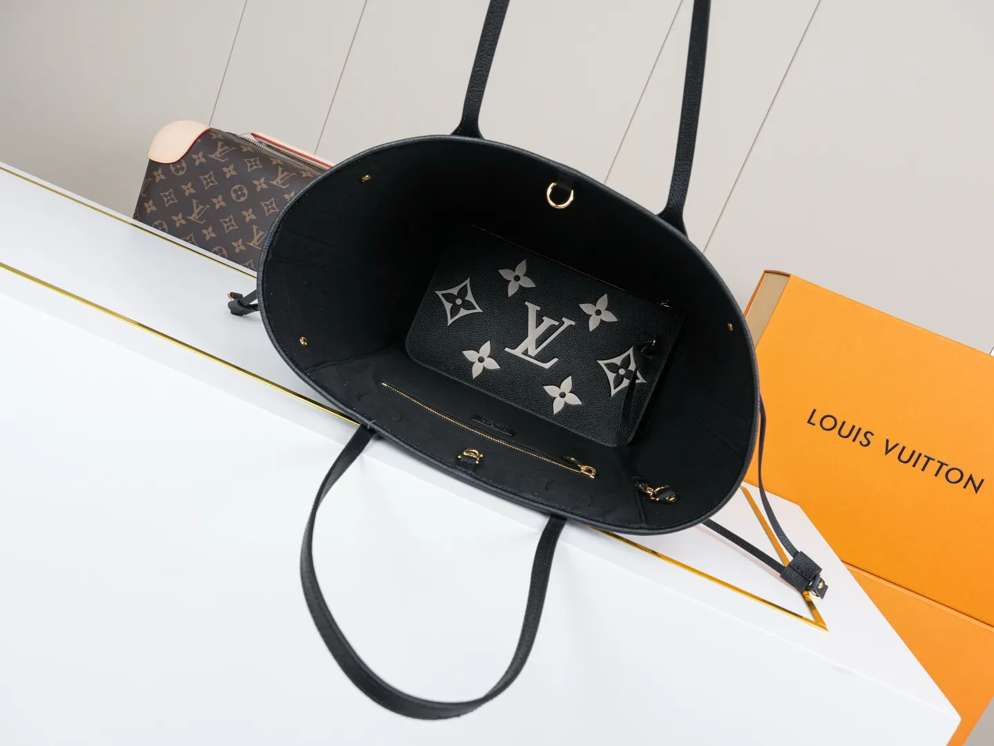 Alternative view of Louis Vuitton Neverfull MM M58907