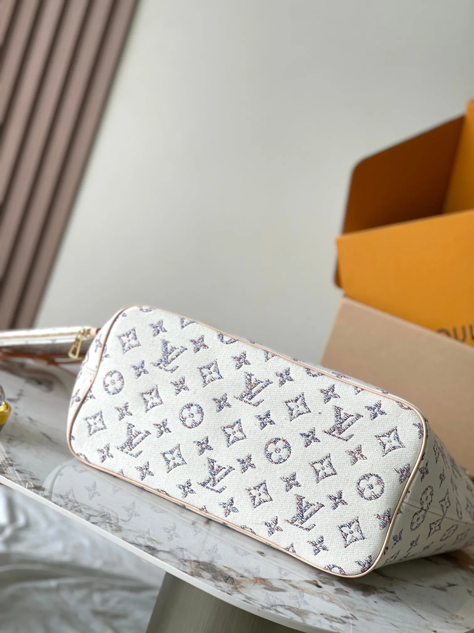 Louis Vuitton Neverfull MM M24905 - Image 6