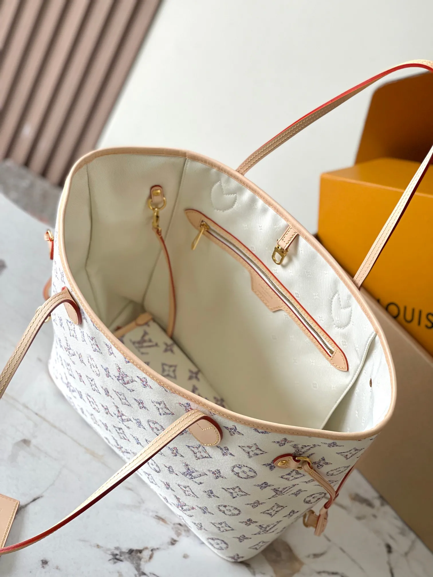 Louis Vuitton Neverfull MM M24905 - Image 10