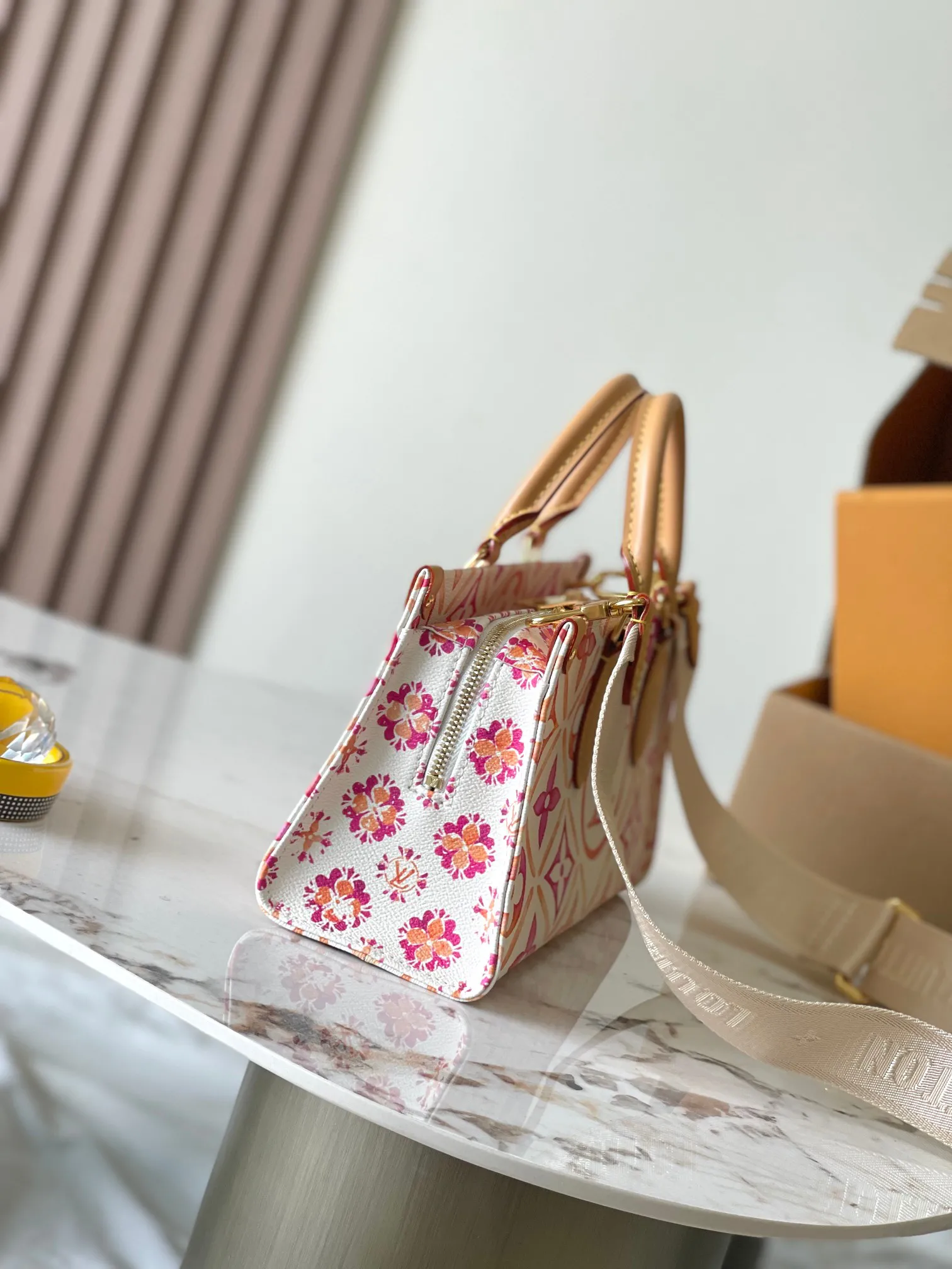 Louis Vuitton OnTheGo East West M25318 - 图片 4
