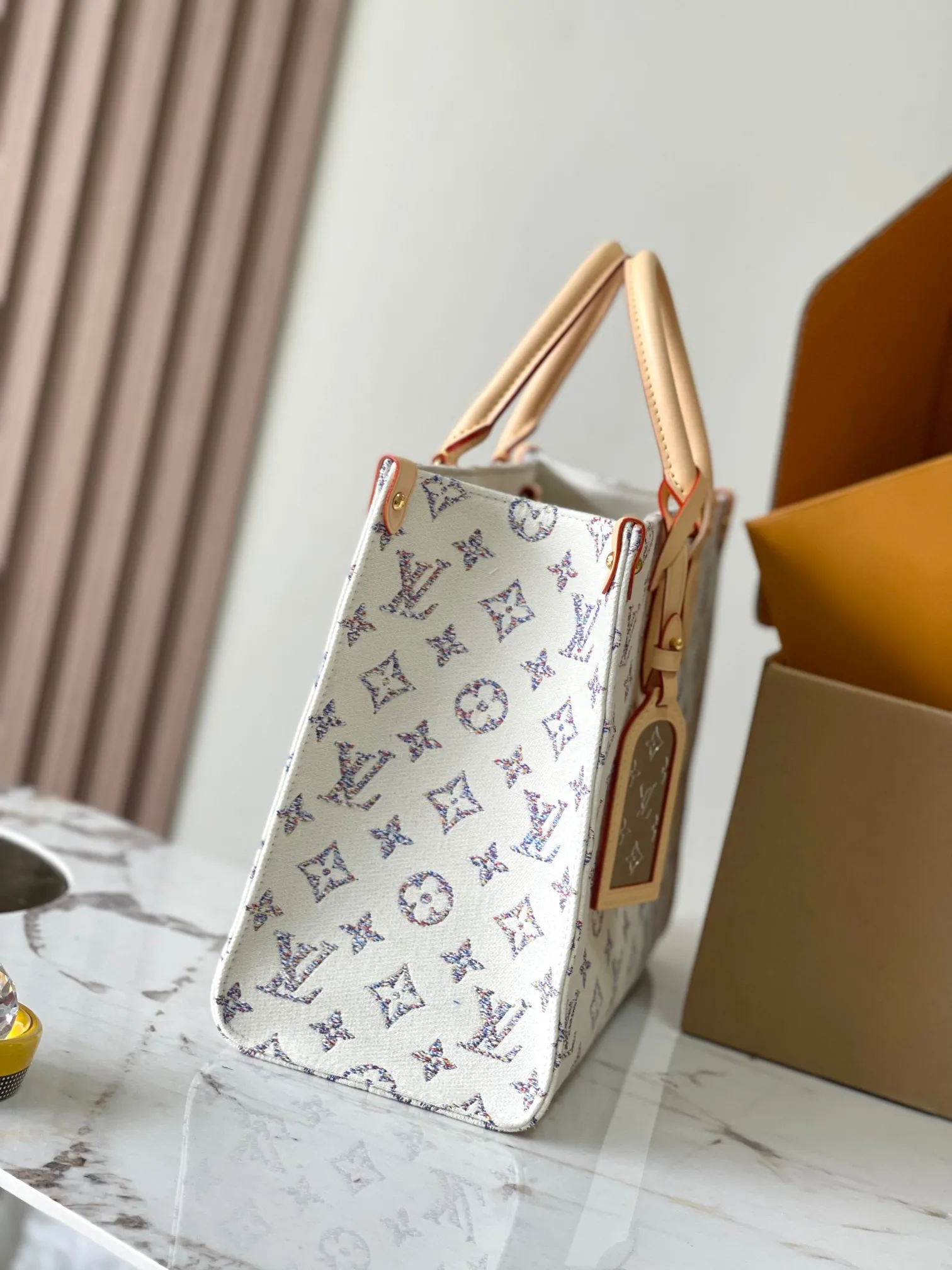 Louis Vuitton OnTheGo MM M24708 - 图片 4